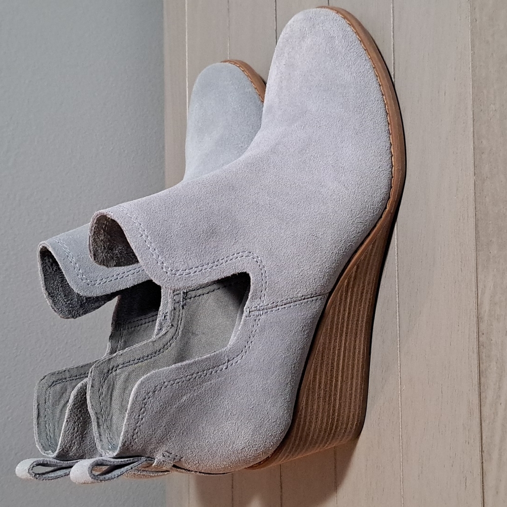 Tom's  Kalie wedge bootie